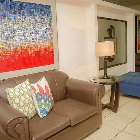 Hotel Residencial Cervantes David Luaran gambar