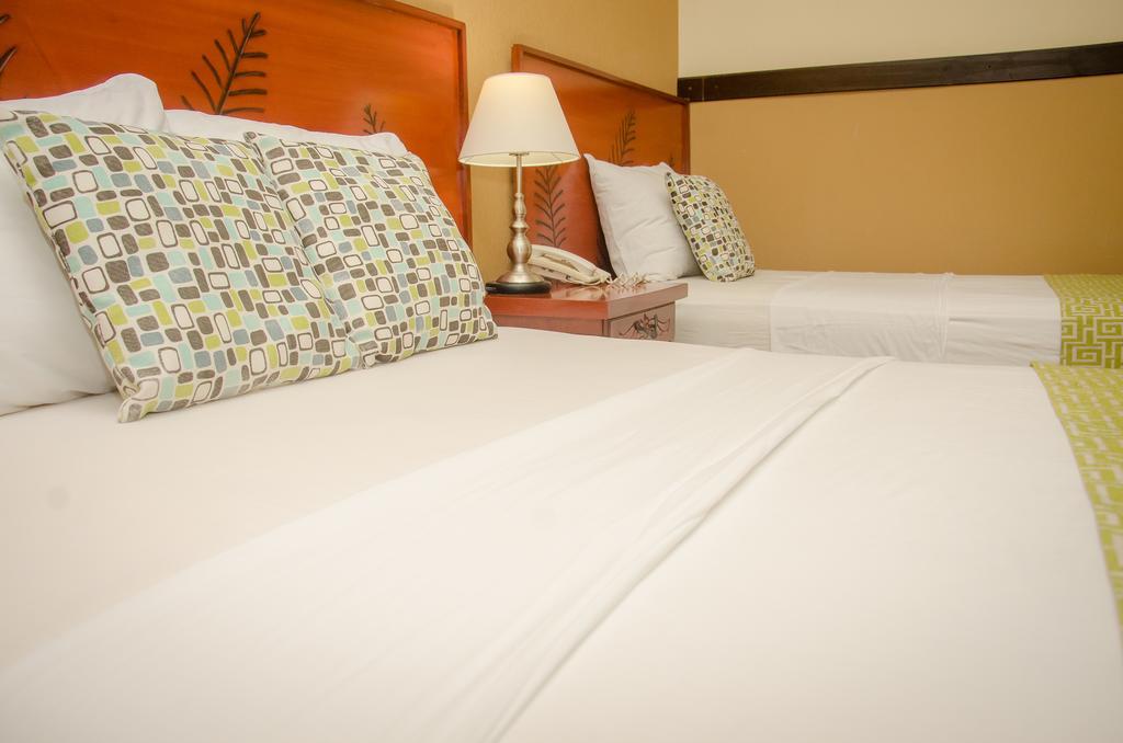 Hotel Residencial Cervantes David Luaran gambar
