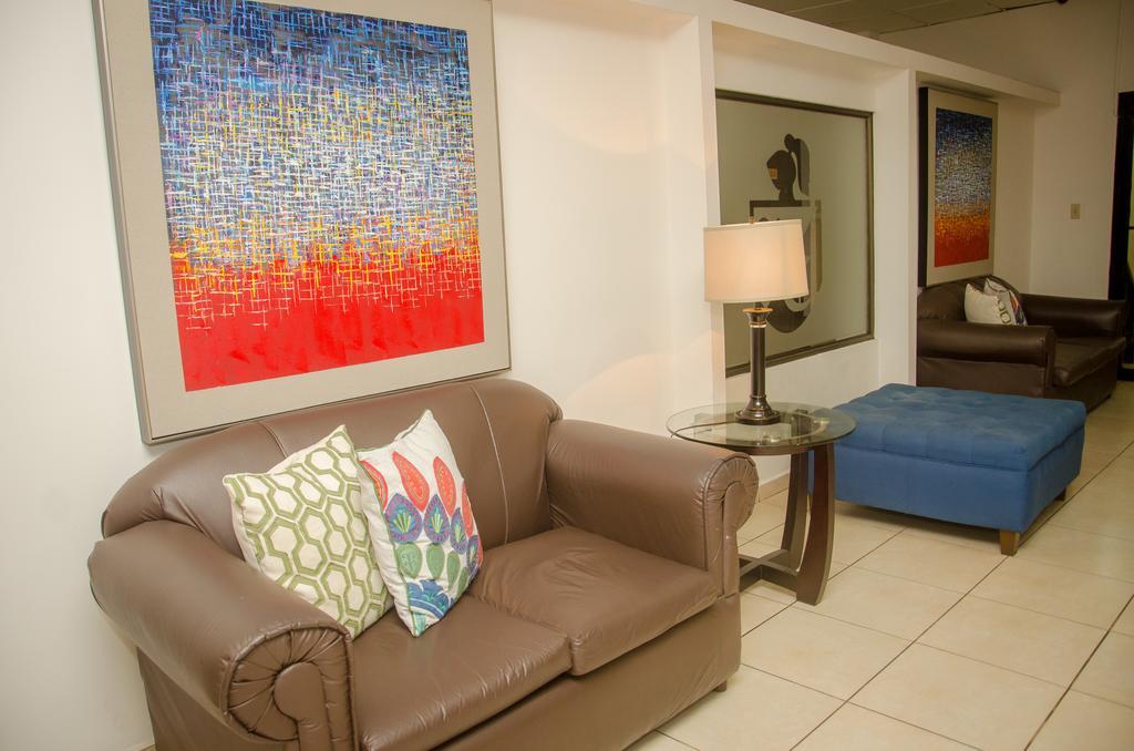 Hotel Residencial Cervantes David Luaran gambar