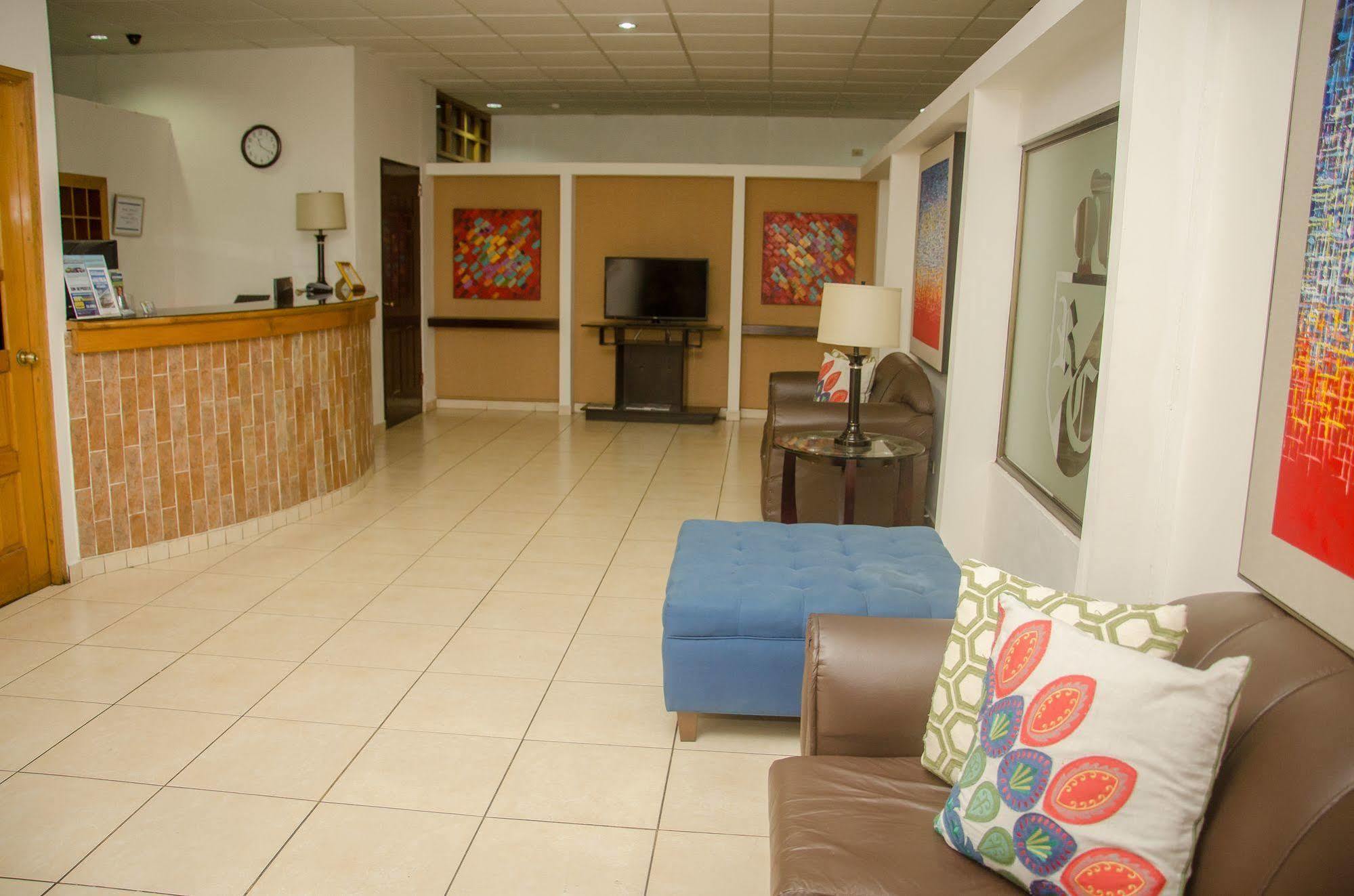 Hotel Residencial Cervantes David Luaran gambar