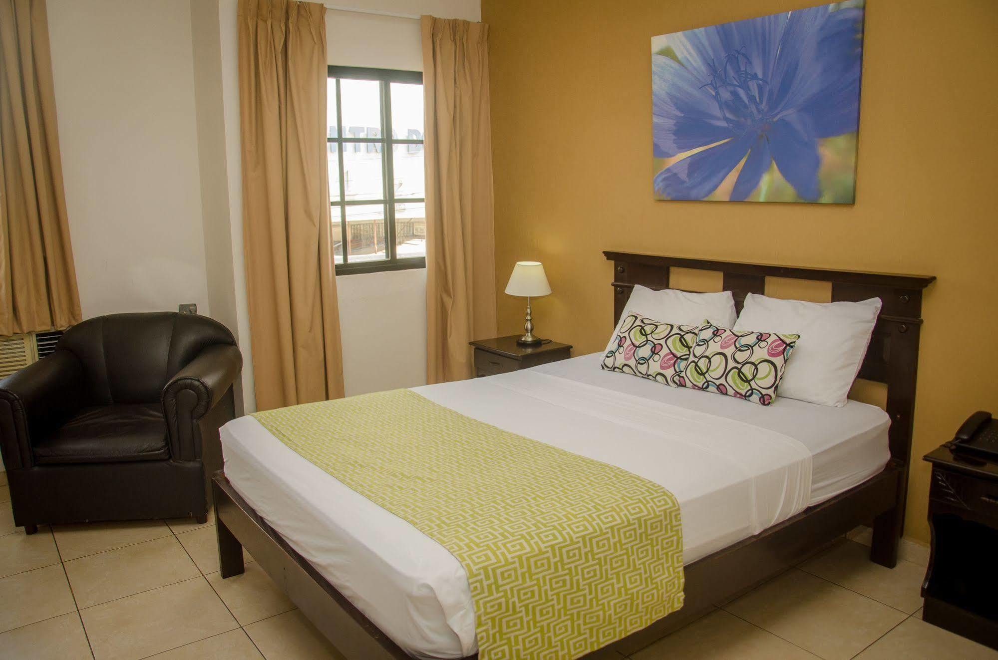 Hotel Residencial Cervantes David Luaran gambar