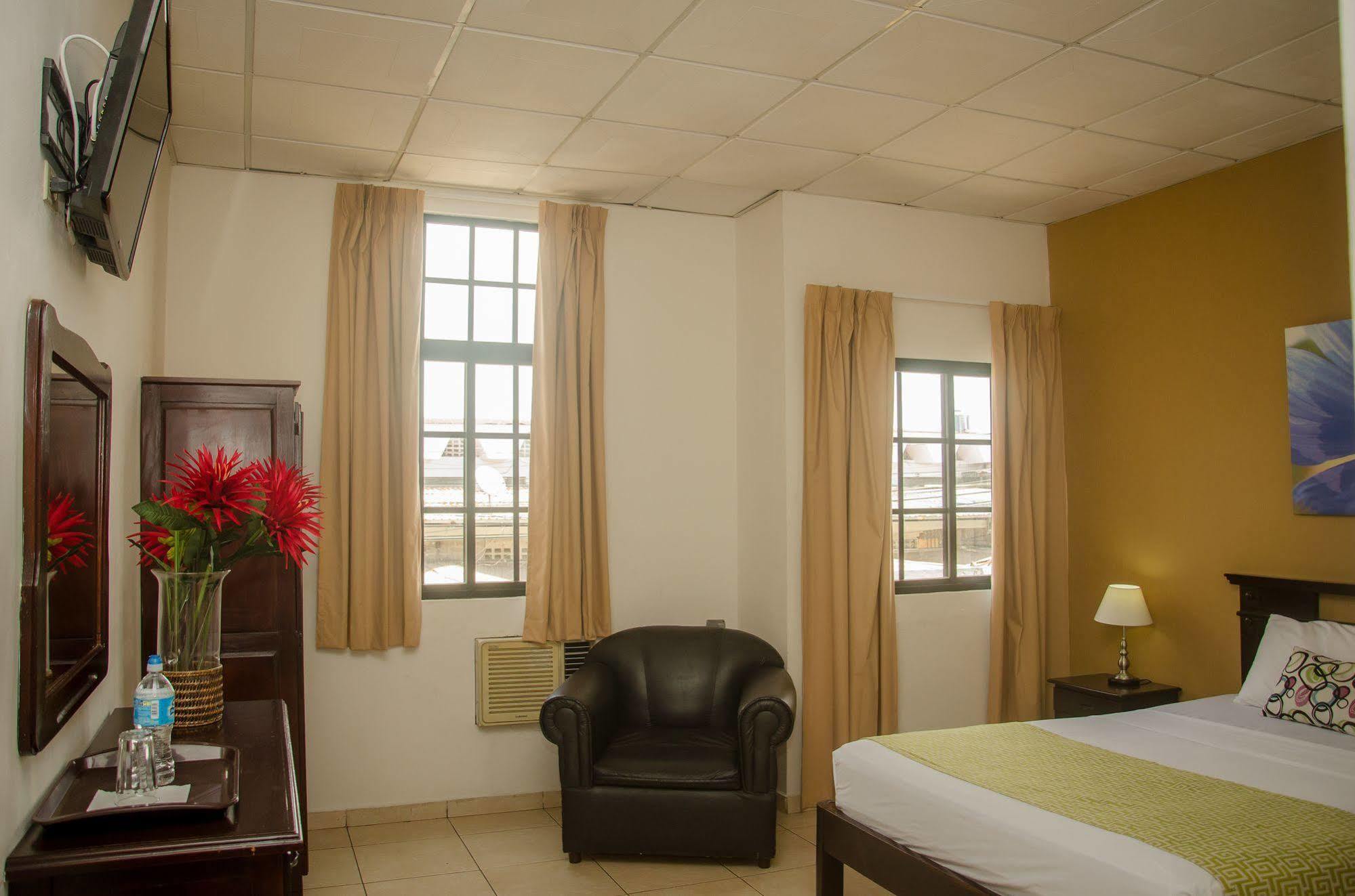 Hotel Residencial Cervantes David Luaran gambar