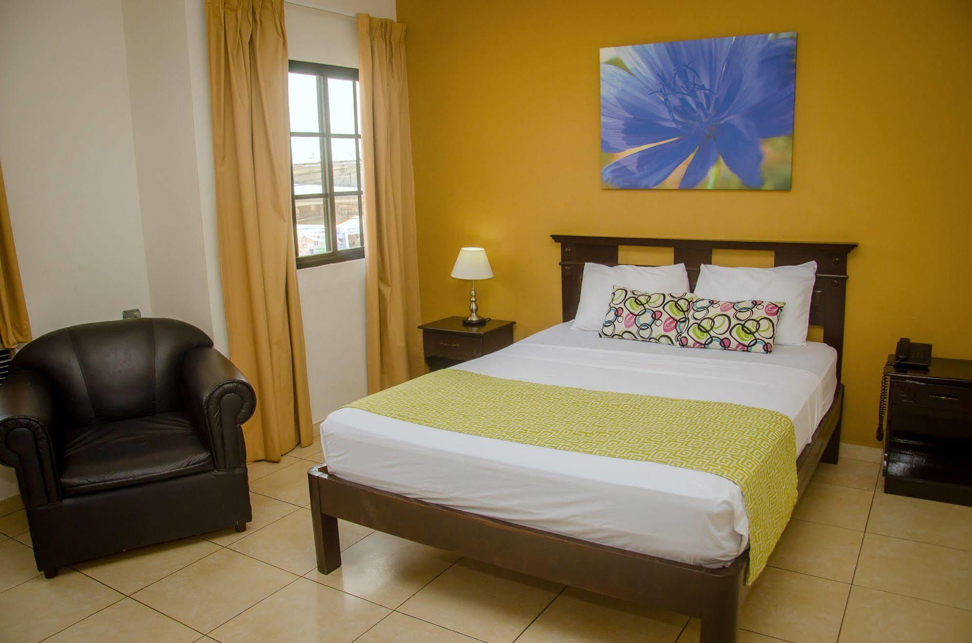 Hotel Residencial Cervantes David Luaran gambar