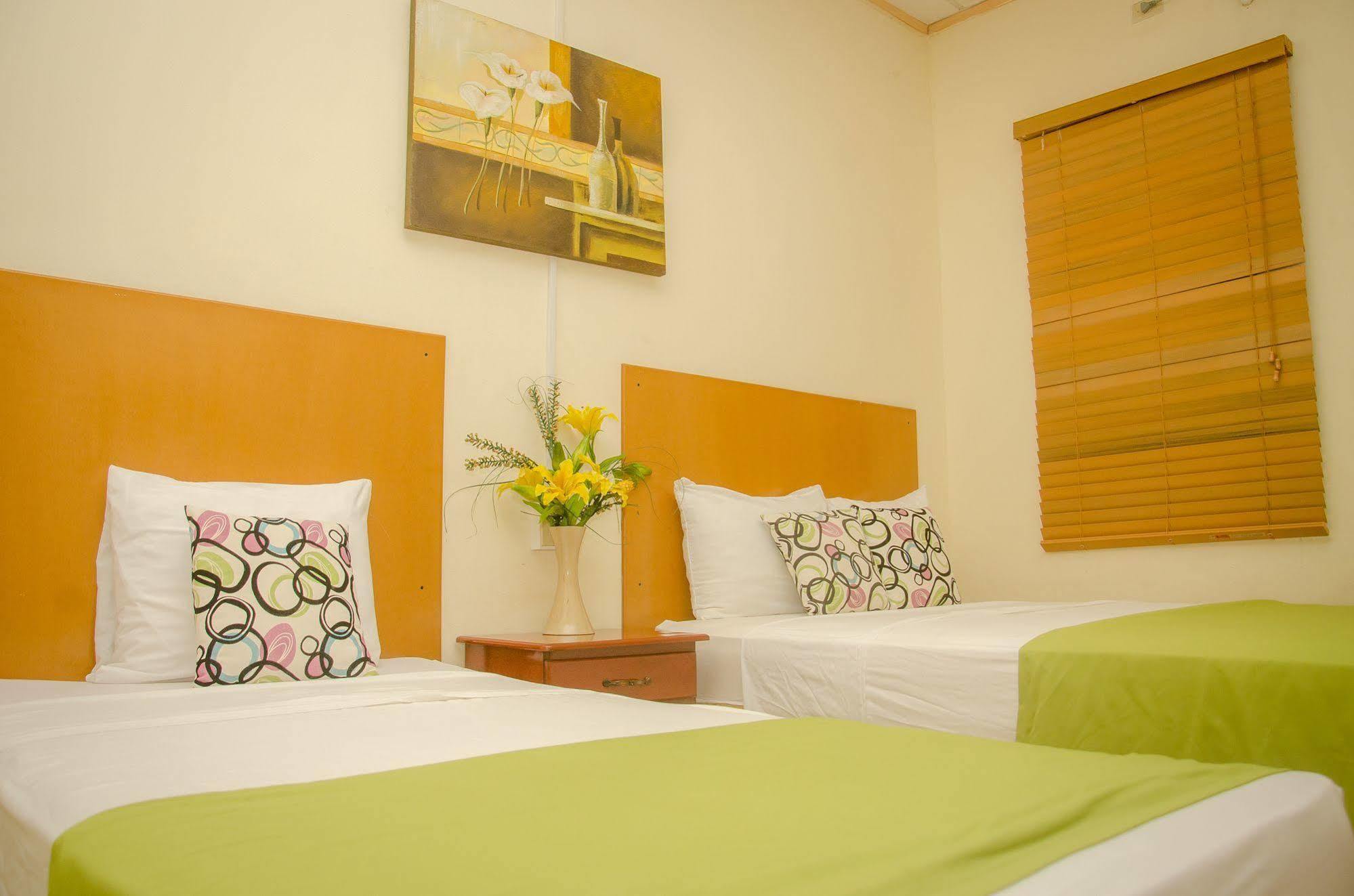 Hotel Residencial Cervantes David Luaran gambar